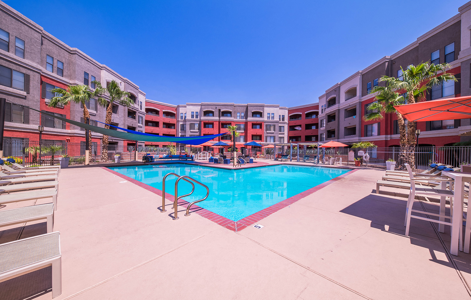 Alanza Place Apartments in Phoenix, AZ